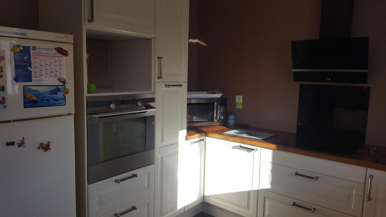 1 Chambre Privative Avec Bureau Et Cuisine Dans Maison 105 M2 Montfaucon Montfaucon  외부 사진