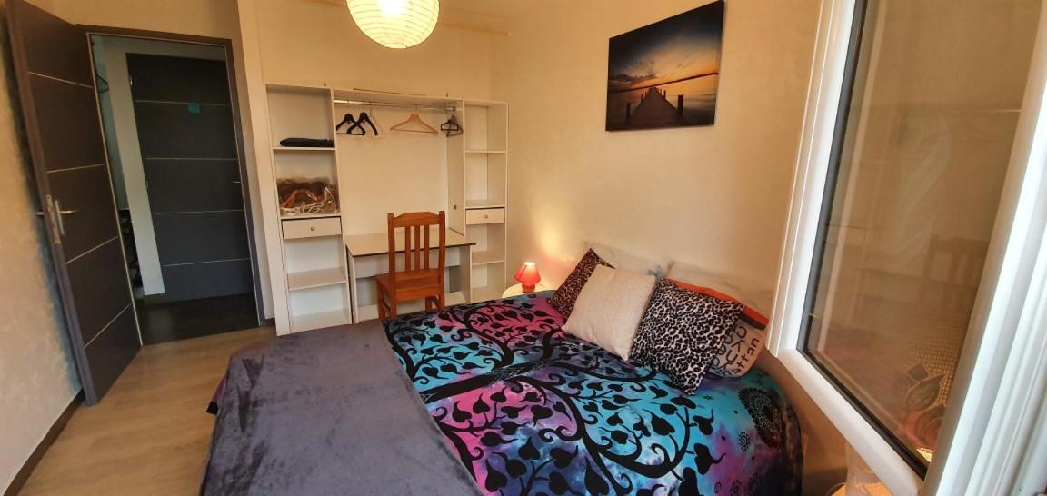 1 Chambre Privative Avec Bureau Et Cuisine Dans Maison 105 M2 Montfaucon Montfaucon  외부 사진