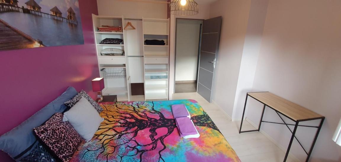 1 Chambre Privative Avec Bureau Et Cuisine Dans Maison 105 M2 Montfaucon Montfaucon  외부 사진